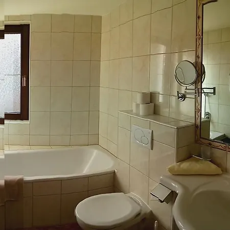 Garni Alpenruh-micheluzzi فندق سيرفاوس