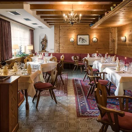 فندق Garni Alpenruh-micheluzzi 4*