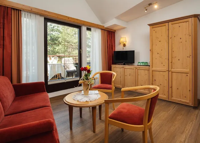 Hotel Garni Alpenruh-micheluzzi 4*