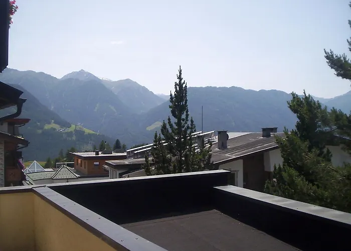 Hotel Garni Alpenruh-micheluzzi 4*