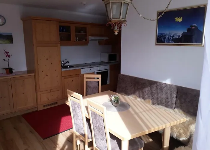 Hotel Garni Alpenruh-micheluzzi Serfaus