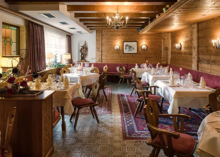 Hotel Garni Alpenruh-micheluzzi 4*