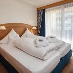 Hotel Garni Alpenruh-micheluzzi 4*