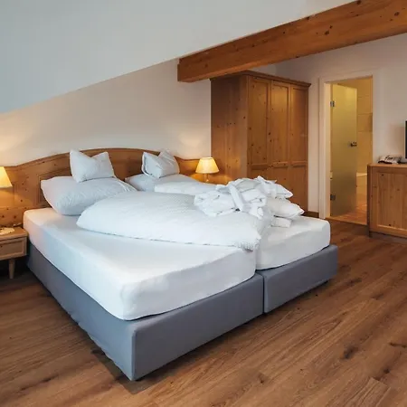 Alpenruh-micheluzzi Hotel 4*