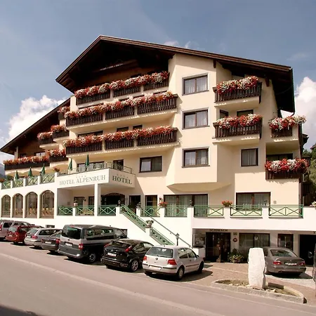Garni Alpenruh-micheluzzi Hotel 4*