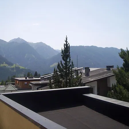 Ξενοδοχείο Garni Alpenruh-micheluzzi 4*